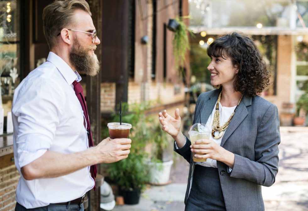 découvrez les principales erreurs de communication interpersonnelle qui peuvent nuire à vos relations. apprenez à les identifier et à les éviter pour améliorer votre interaction avec les autres et favoriser des échanges plus harmonieux.
