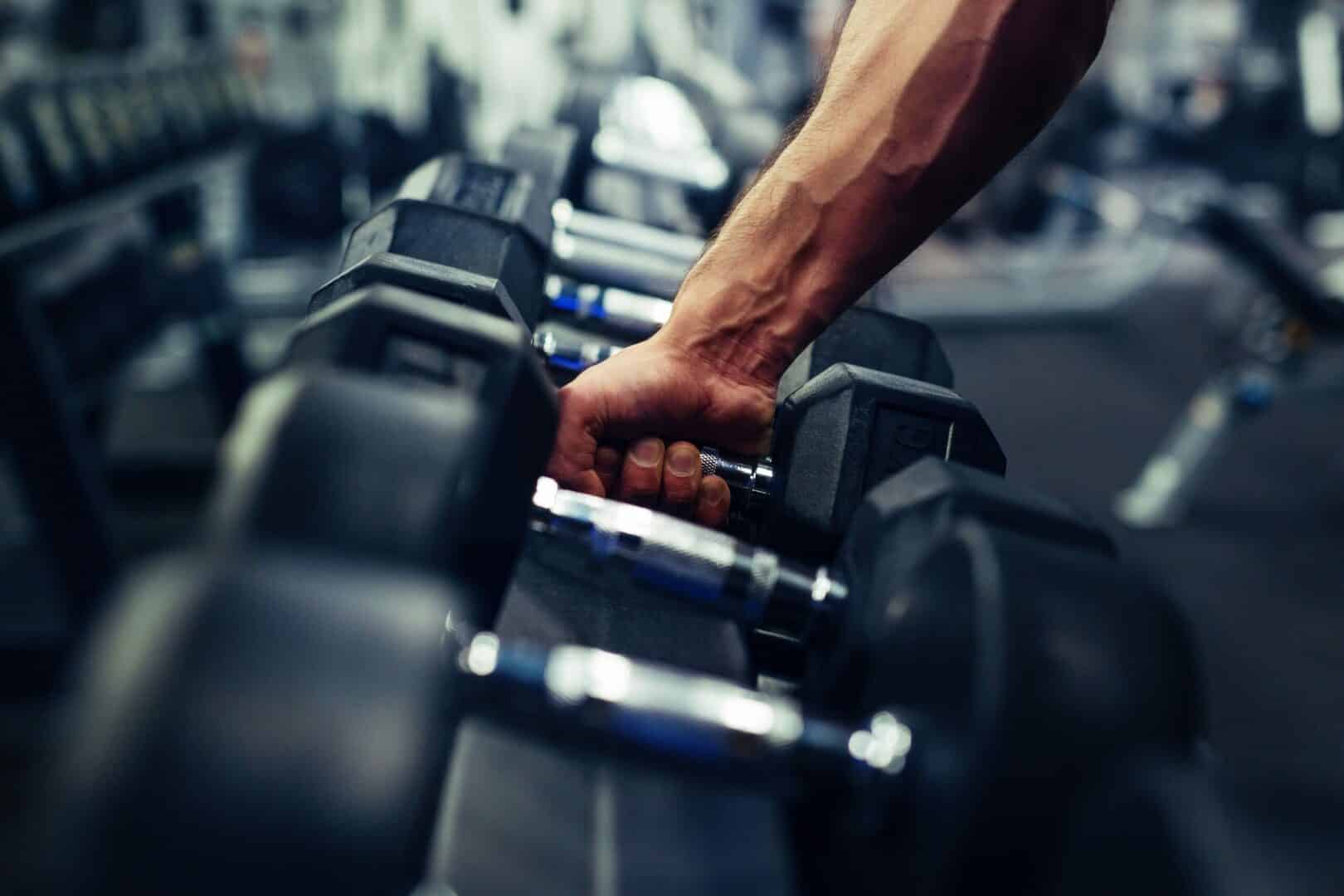découvrez l'importance du temps de récupération après un entraînement pour optimiser vos performances sportives. apprenez les meilleures pratiques pour favoriser la régénération musculaire et améliorer votre efficacité lors de vos prochaines séances.