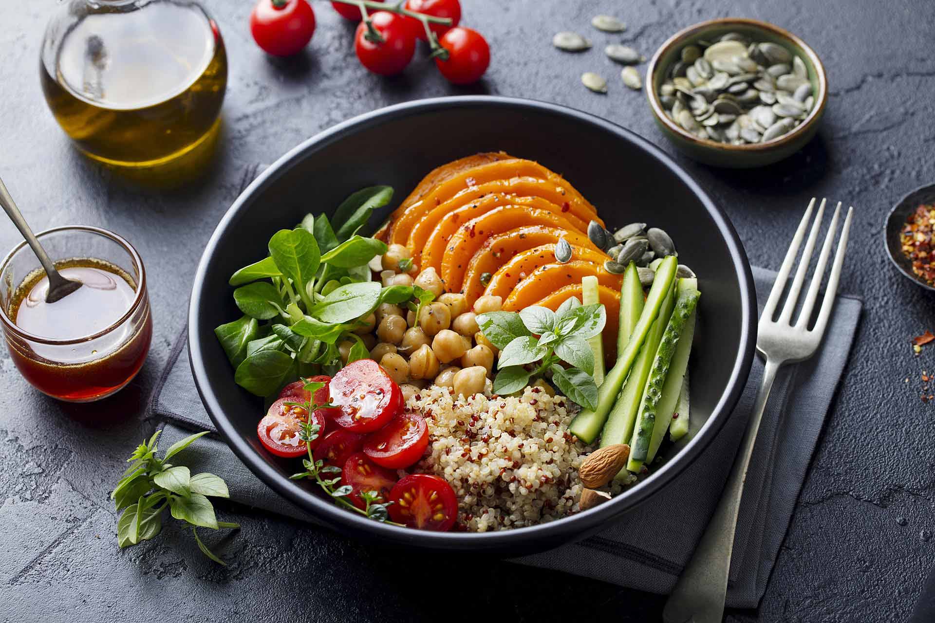 découvrez les bienfaits d'une diète végétalienne, riche en nutriments et respectueuse de l'environnement. apprenez à adopter un mode de vie sain et éthique grâce à des recettes savoureuses et des conseils pratiques pour intégrer facilement des aliments d'origine végétale dans votre quotidien.