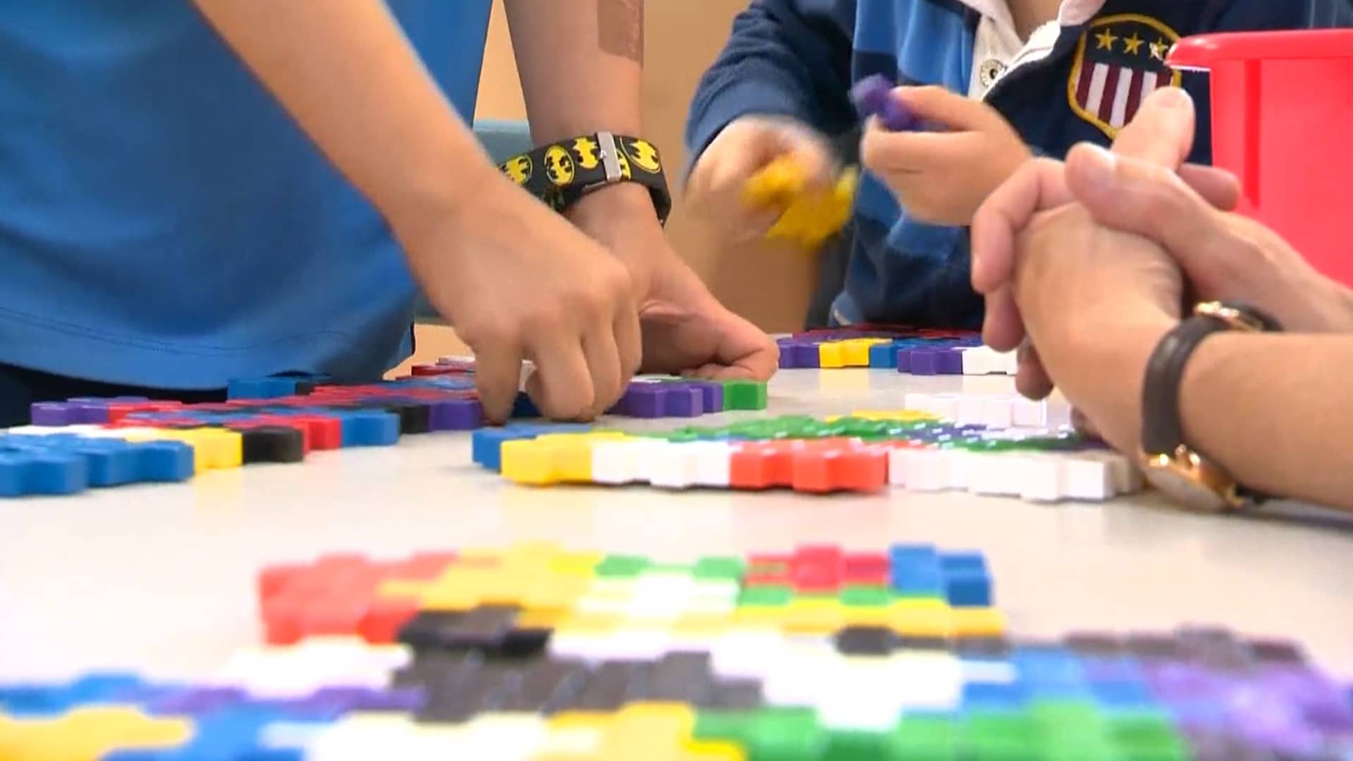 découvrez les erreurs courantes liées à la santé mentale des enfants et apprenez à les éviter pour assurer un développement émotionnel sain. informez-vous sur l'importance d'une écoute attentive et d'un soutien adapté pour prévenir les problèmes psychologiques chez les jeunes.