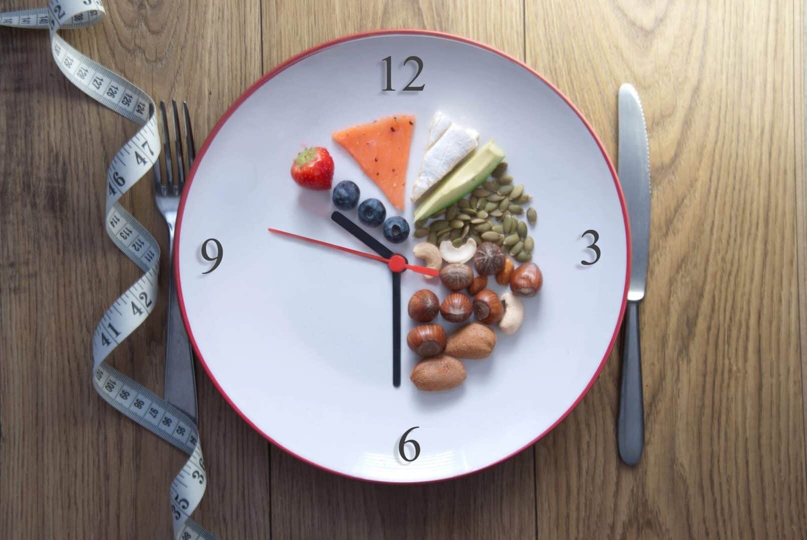 découvrez le jeûne intermittent, une méthode alimentaire innovante qui favorise la perte de poids, améliore la santé métabolique et booste l'énergie. apprenez comment intégrer facilement cette pratique dans votre quotidien pour en tirer tous les bienfaits.