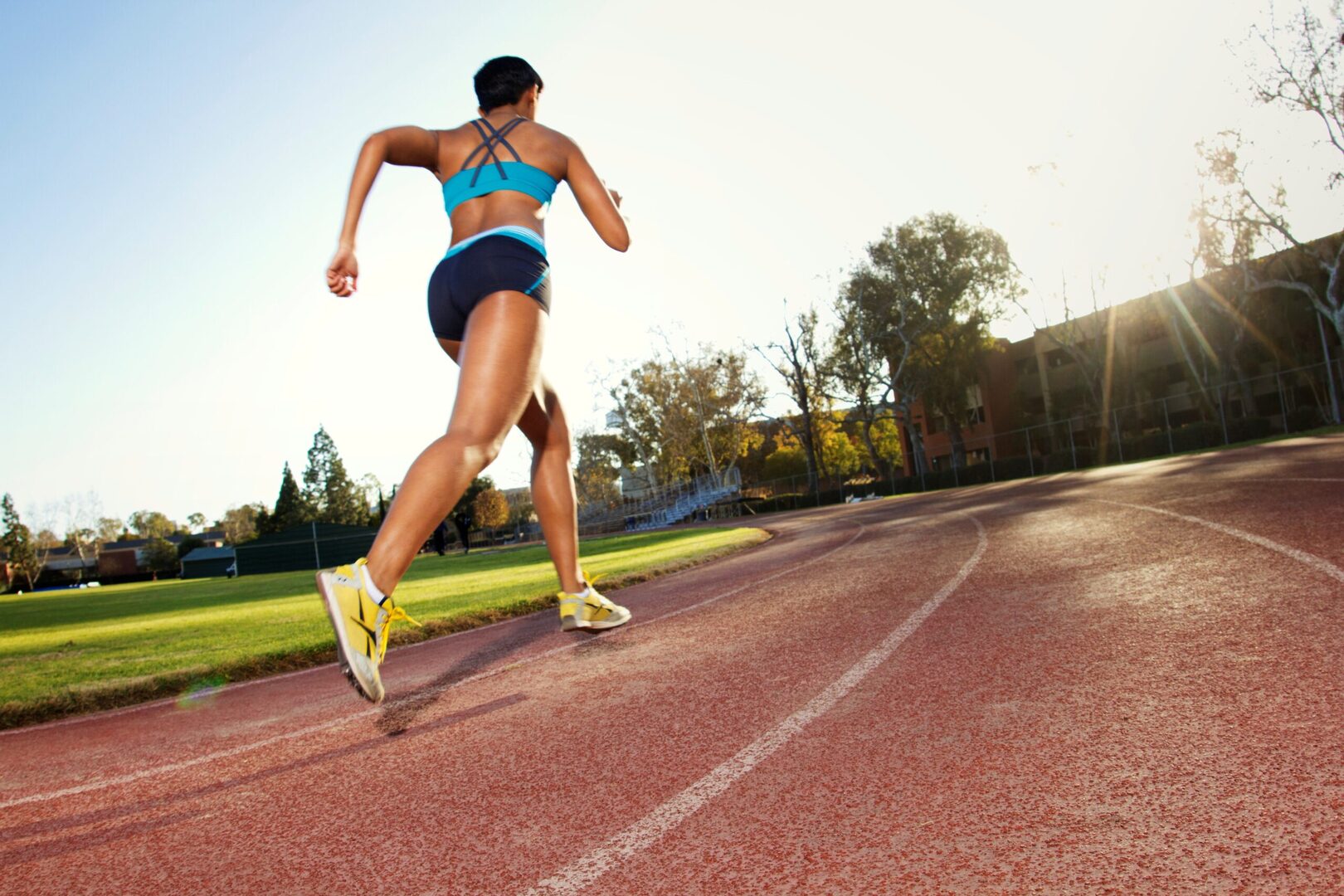 découvrez les principes fondamentaux de l'entraînement qui vous aideront à optimiser vos performances, à éviter les blessures et à atteindre vos objectifs. apprenez comment structurer vos séances d'entraînement pour un progrès durable.